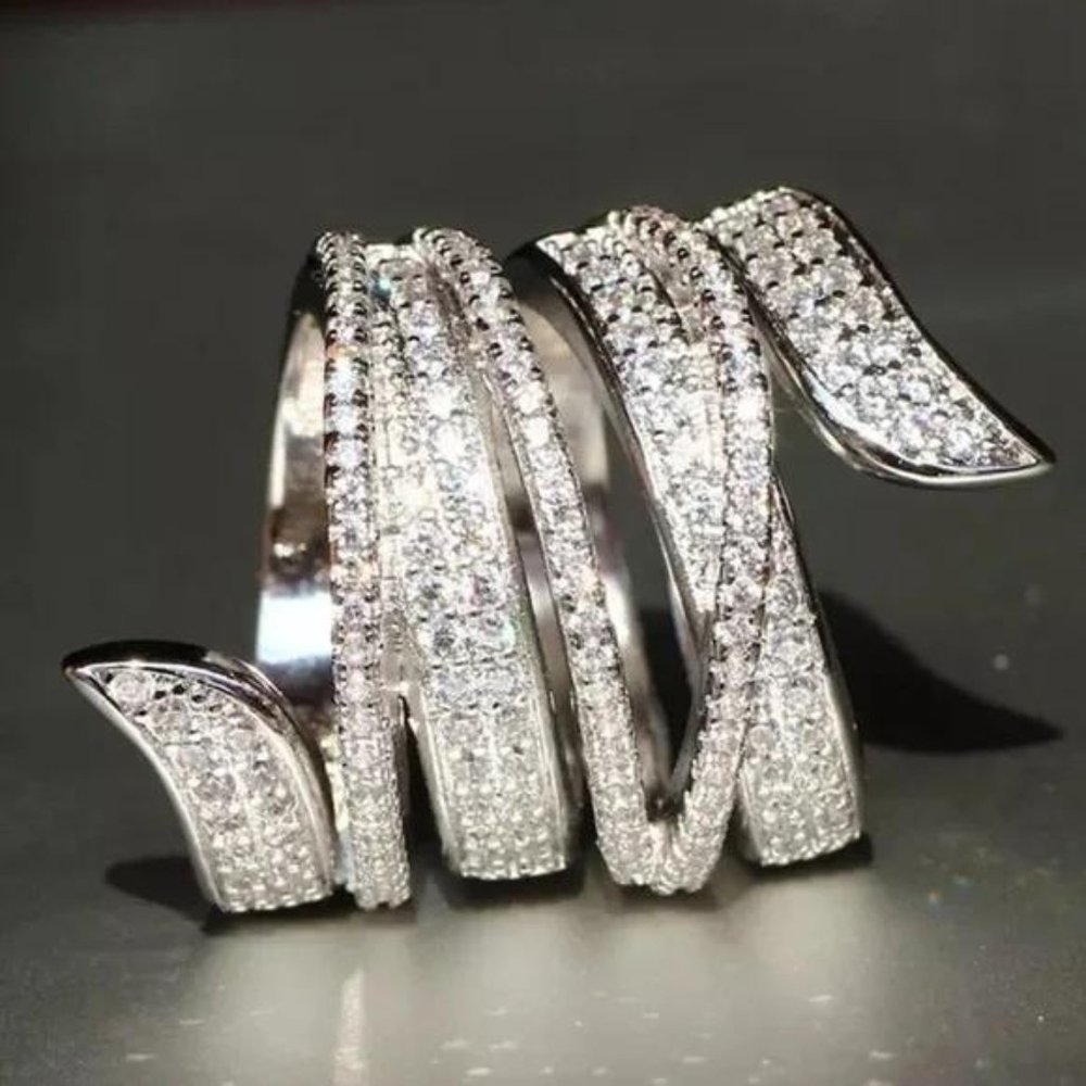 NEW 925 STERLING SILVER DIAMOND RING, CUTE RING, SHINY RING. - Picture 2 of 5